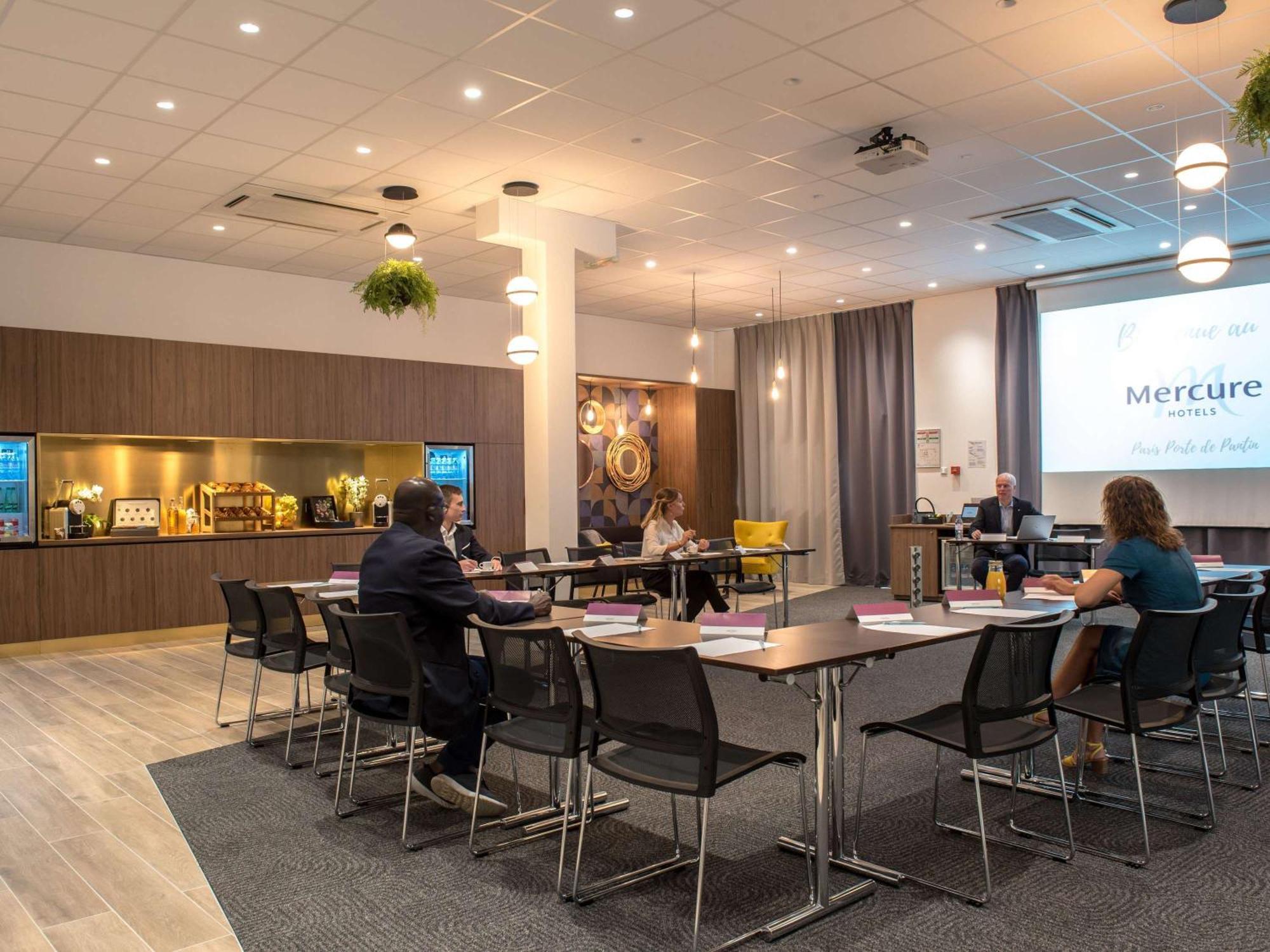 Mercure Paris Porte De Пантен Екстериор снимка