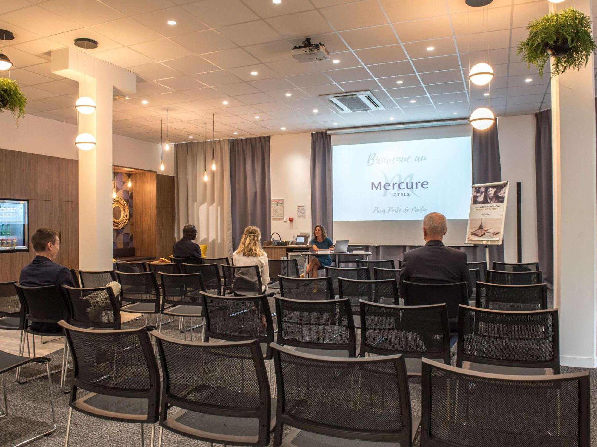Mercure Paris Porte De Пантен Екстериор снимка